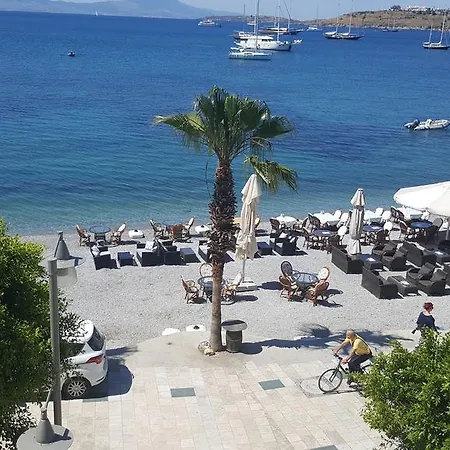 Ugur Aparthotel