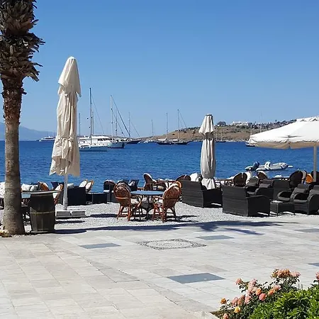 Ugur Aparthotel *