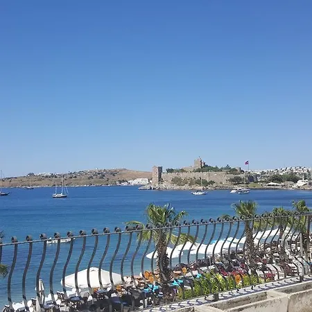 Ξενοδοχείο με διαμερίσματα Ugur